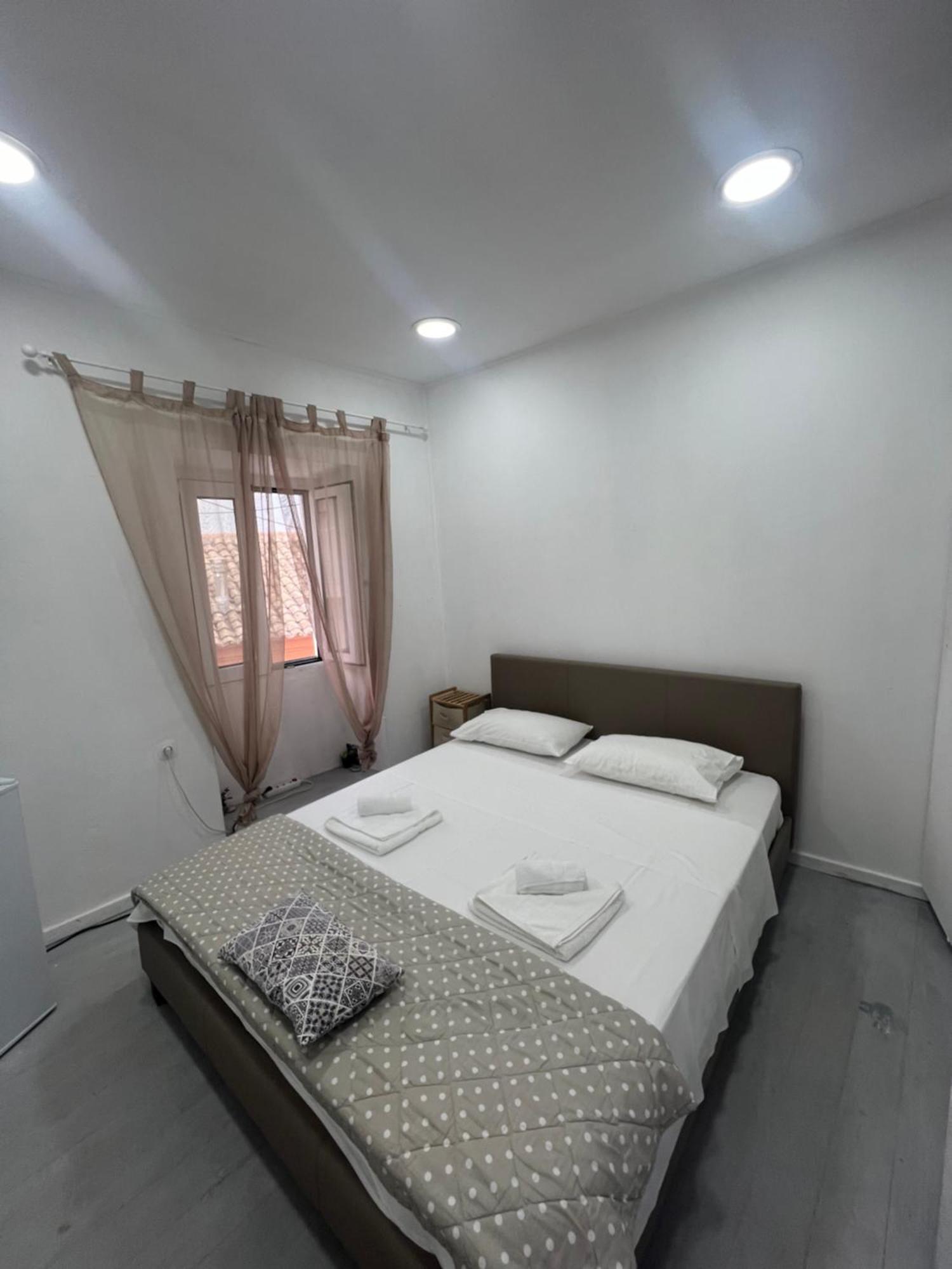 Tolos Budget Rooms Loggos Longósz Szoba fotó